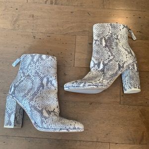 New Women’s dolce vita size 10